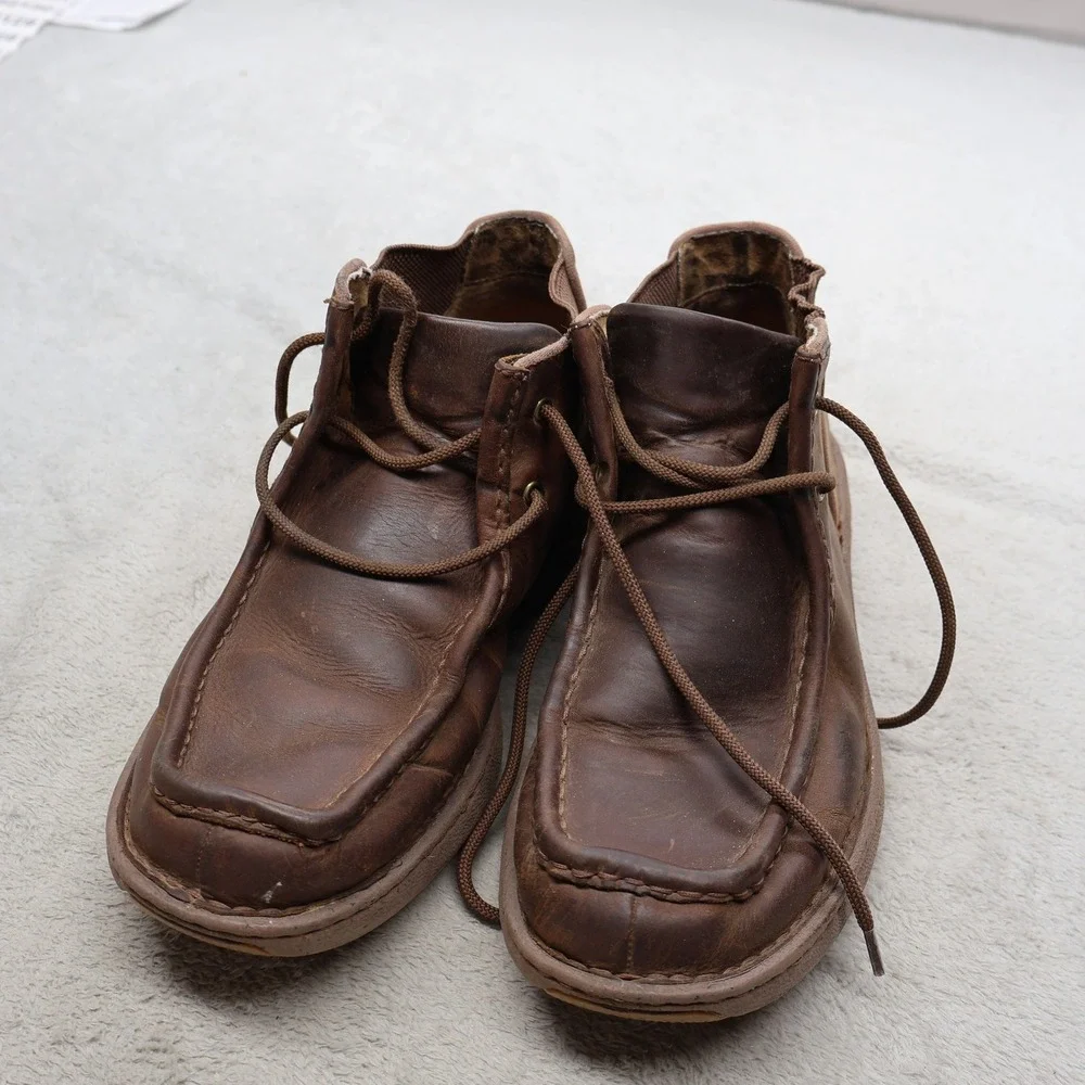 Justin Men 9.5 Chukka Boots Brown Leather Lace Up Moc Toe Rugged Workwear JM422